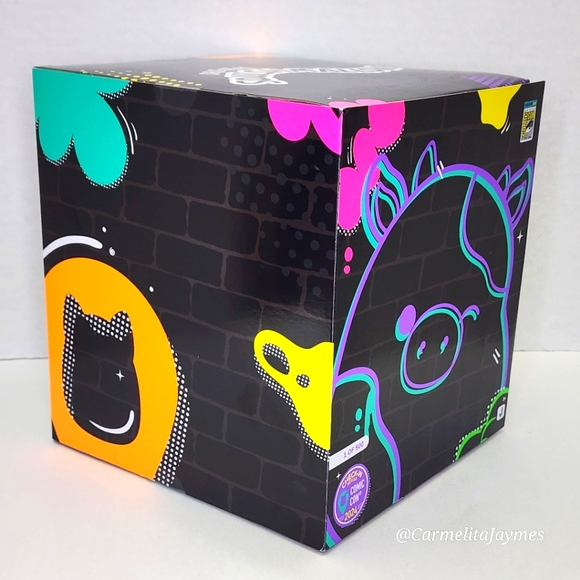 RESHMA 💡🐮 SDCC Blacklight Pink Cow Collectors Box Set 1 in 500 w light NIB - Picture 9 of 10